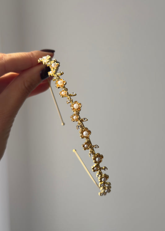 Carla Pearl Flower Headband – Golden Grace with a Touch of Light