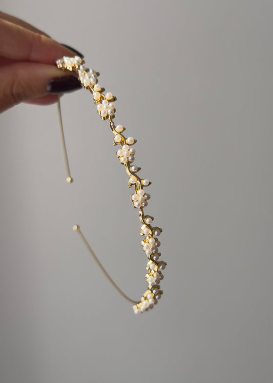 Caterina Pearl Flower Headband – Delicate Bloom in Gold