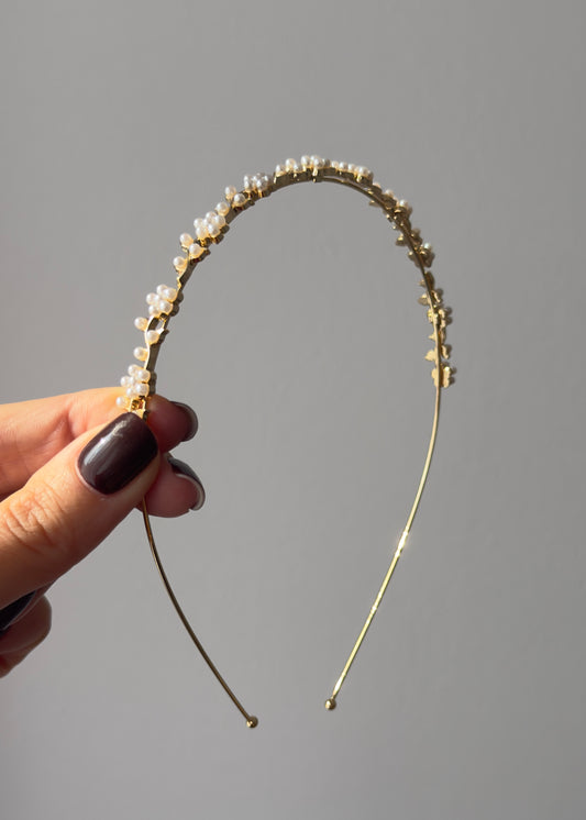 Caterina Pearl Flower Headband – Delicate Bloom in Gold